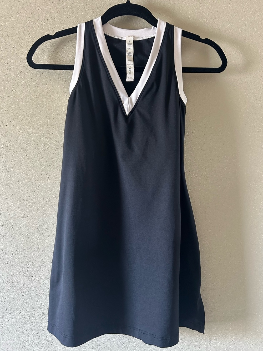 Lululemon Black and White Tank Dress Size 6
